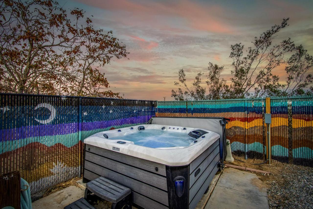 Sapphire Haven + Casita! Pool + Spa + Movie Theatre + 10 Min To Monument! Джошуа-Трі Екстер'єр фото