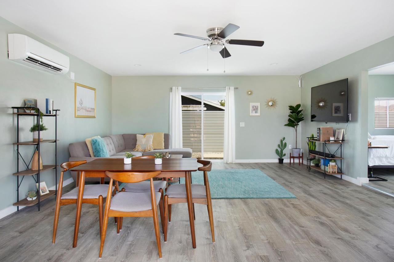 Sapphire Haven + Casita! Pool + Spa + Movie Theatre + 10 Min To Monument! Джошуа-Трі Екстер'єр фото