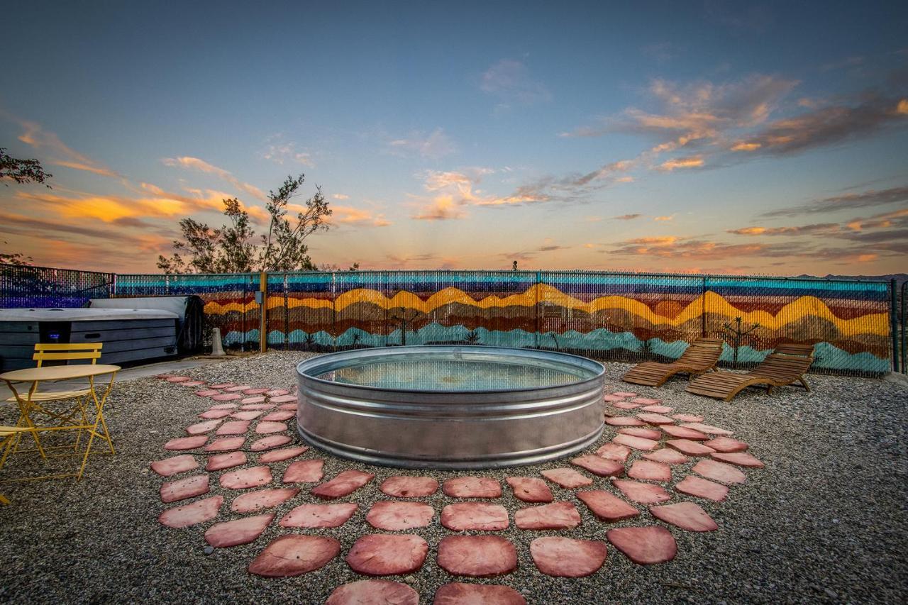 Sapphire Haven + Casita! Pool + Spa + Movie Theatre + 10 Min To Monument! Джошуа-Трі Екстер'єр фото